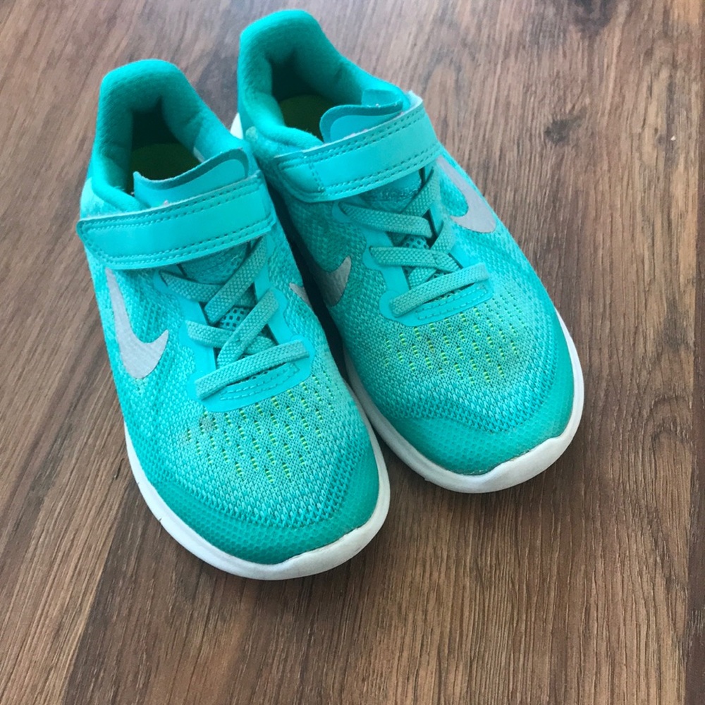 Toddler girl Nike sneakers